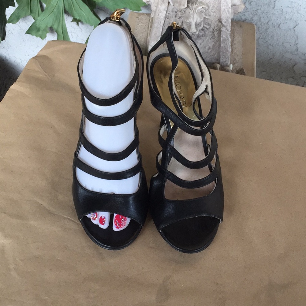 Michael Kor black leather size 71/2